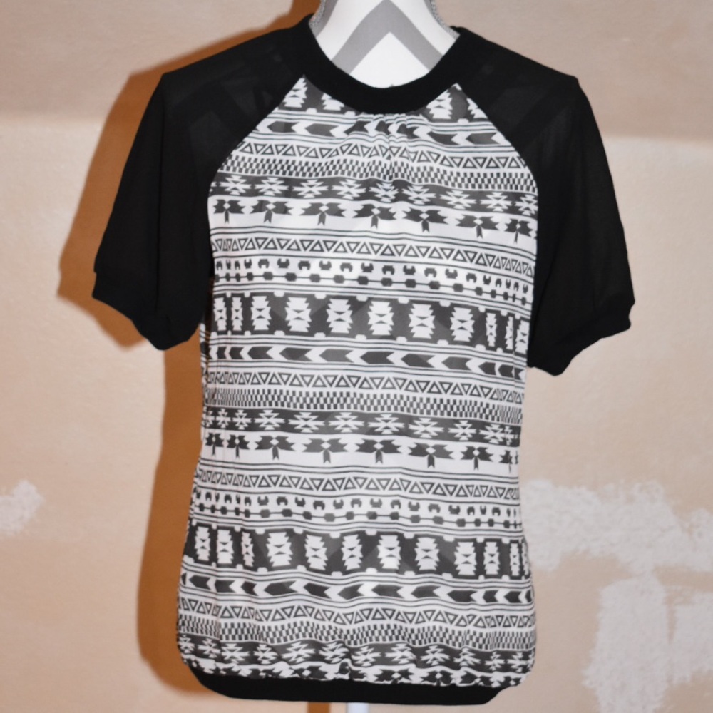 Rachael & Chloe Black & White Top